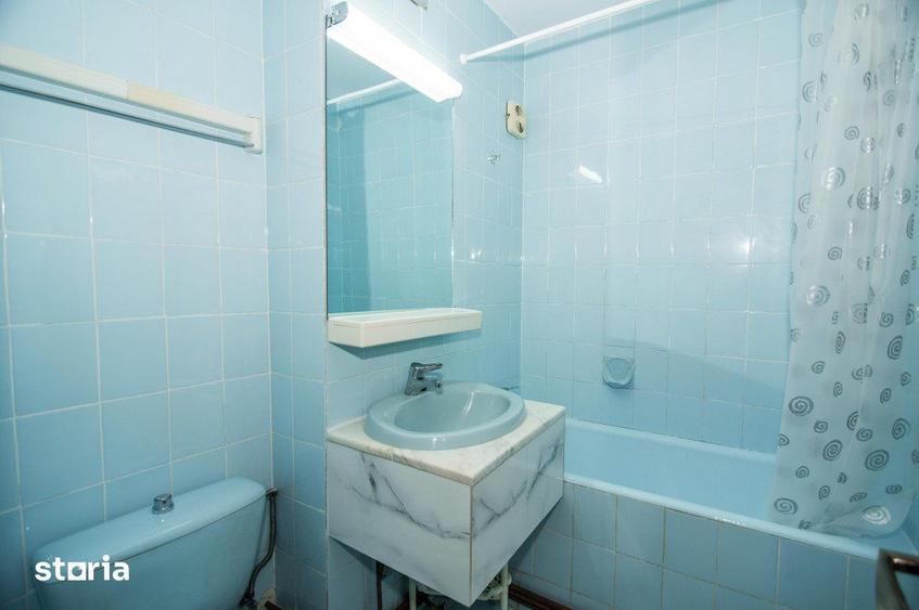 Apartament cu 3 camere, mobilat în Calea București
