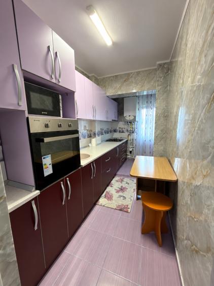 Apartament cu 2 camere semidecomandat, mobilat în Micro 40