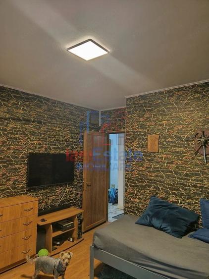 Apartament cu 3 camere decomandat în Filiași