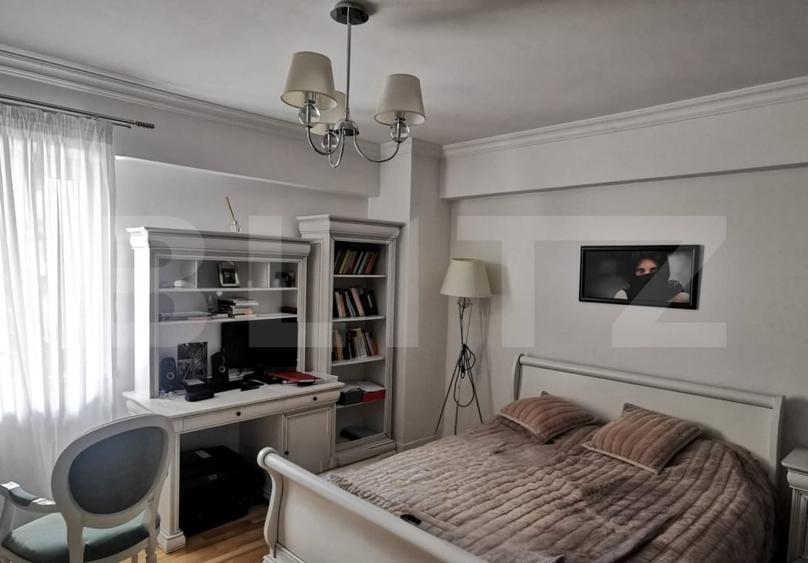 Apartament cu 4 camere semidecomandat, mobilat în George Enescu