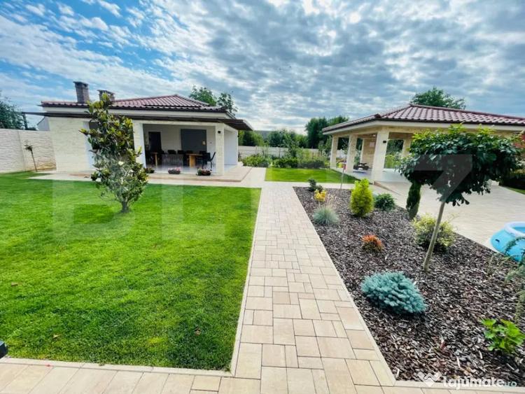 Casă cu 4 camere cu Teren 1300 Mp în Păulești