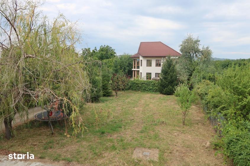 Casă cu 6 camere cu Teren 1141 Mp în Valea Călugărească
