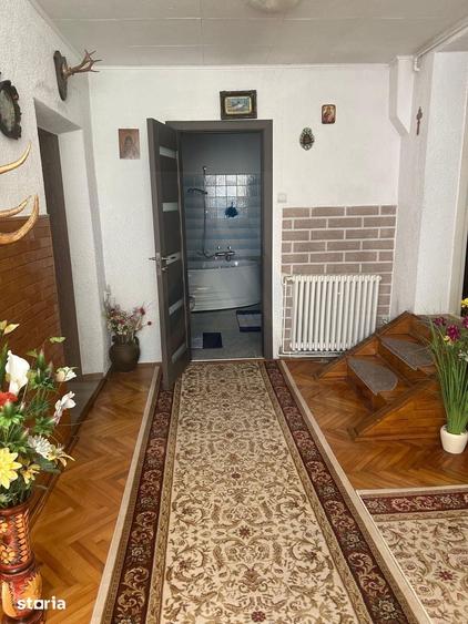 Casă cu 4 camere cu Teren 330 Mp în Lupeni