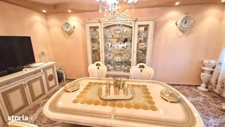 Apartament cu 3 camere decomandat în Est