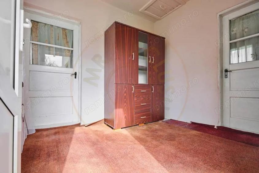 Casă cu 2 camere cu Teren 831 Mp în Central