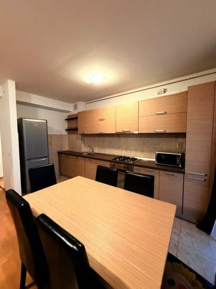 Apartament cu 3 camere decomandat în Micălaca