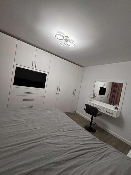 Apartament cu 2 camere decomandat, mobilat în Titan