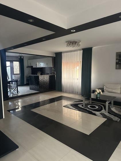 Casă cu 4 camere cu Teren 380 Mp în Central