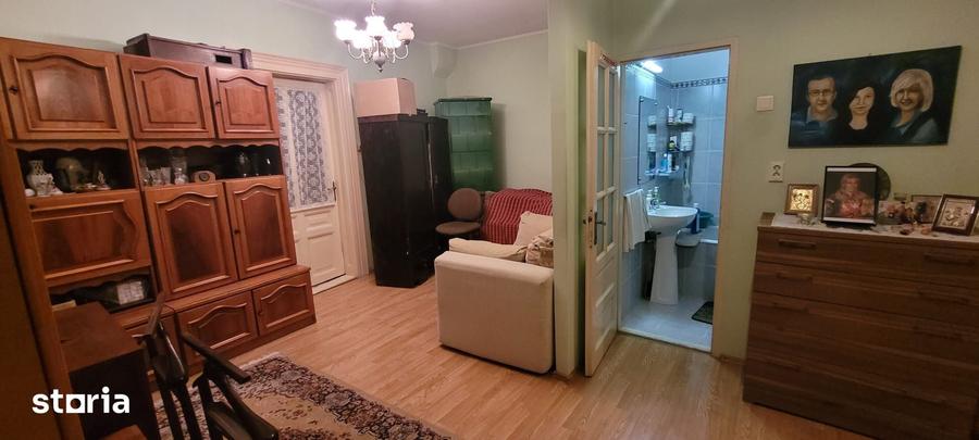 Casă cu 4 camere nedecomandat cu Teren 307 Mp în Schei