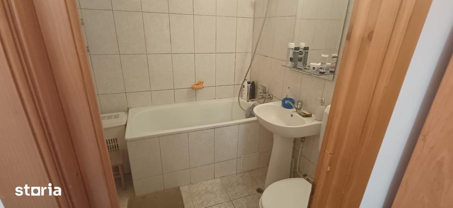 Apartament cu 3 camere decomandat în Traian