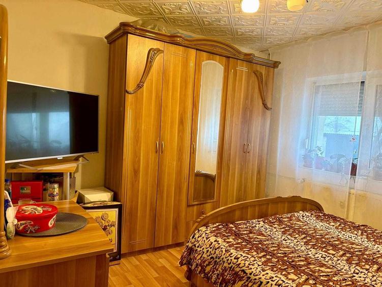 Apartament cu 4 camere decomandat în Sânmartin