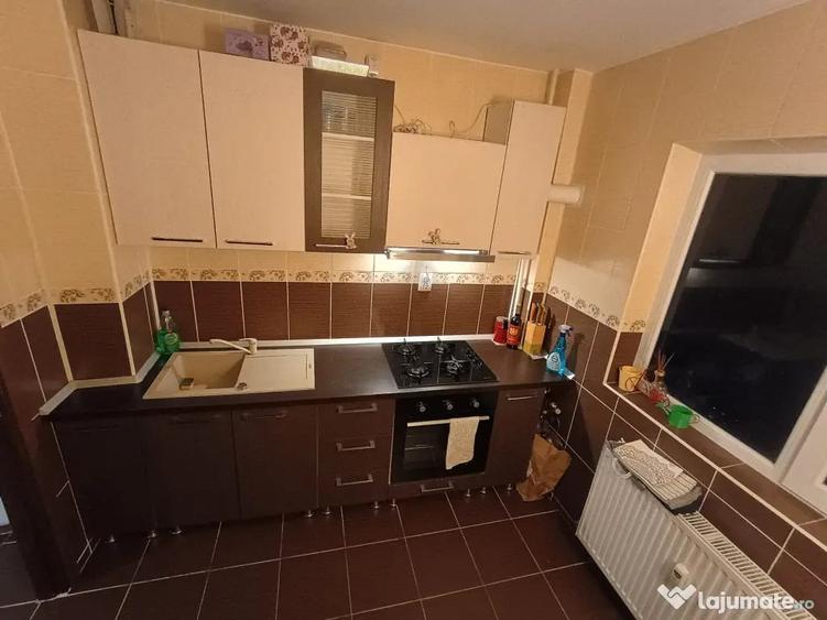 Apartament cu 2 camere semidecomandat în 1 Mai