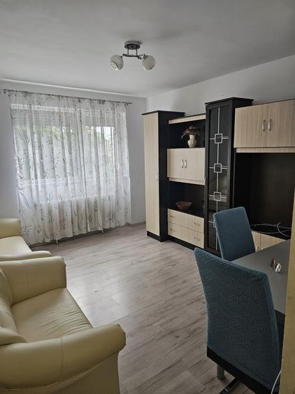 Apartament cu 2 camere în Micro 14