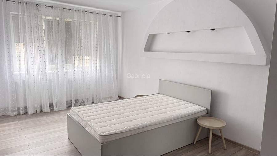 Vand apartament 2 camere Ostroveni langa posta