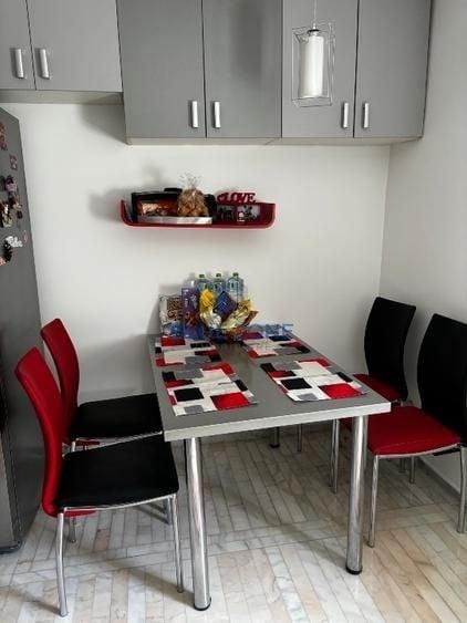 Apartament cu 4 camere decomandat în 13 Septembrie