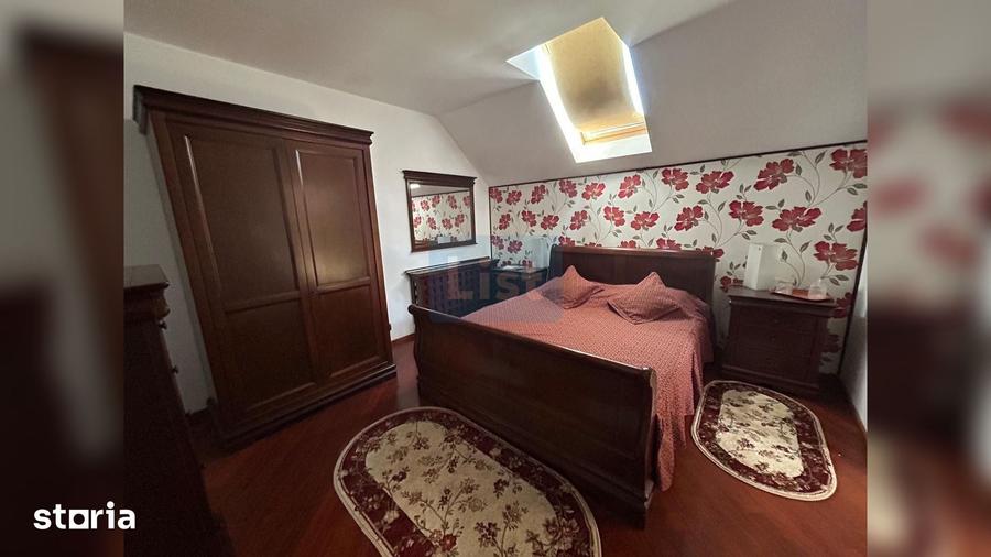 Casă cu 8 camere cu Teren 448 Mp în Central