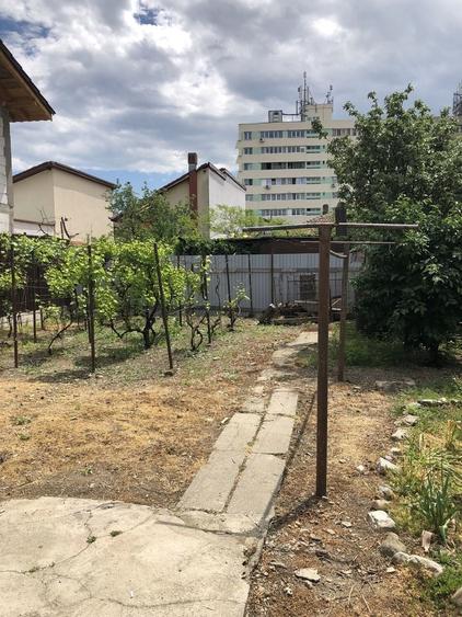 Casă cu 3 camere cu Teren 460 Mp în Central