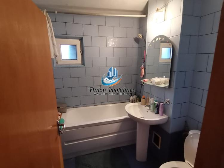 Apartament cu 2 camere decomandat în Precista