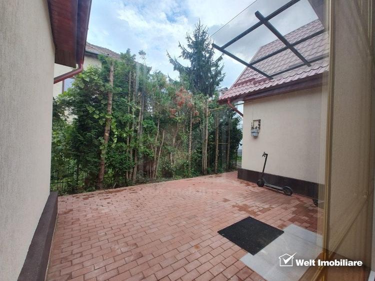 Casă individuală cu 7 camere cu Canalizare în Grigorescu