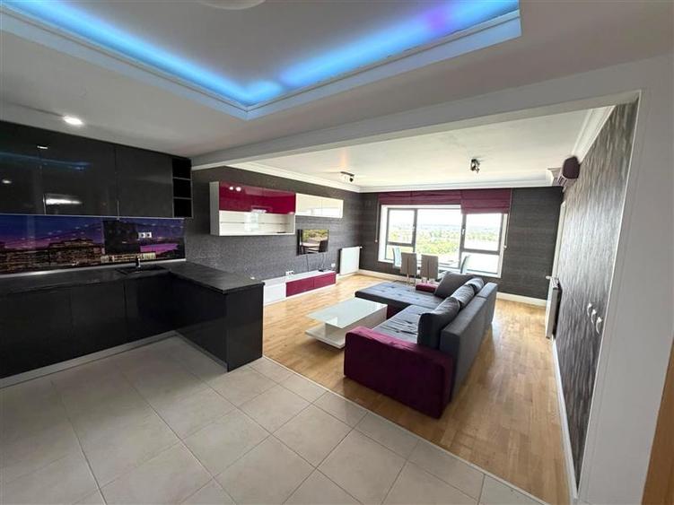 Apartament cu 2 camere semidecomandat în Tei