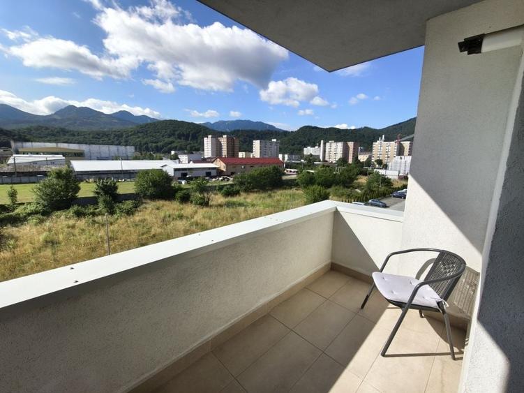 Apartament cu 2 camere semidecomandat în Noua
