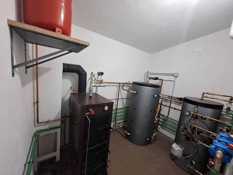 Casă cu 4 camere în Central