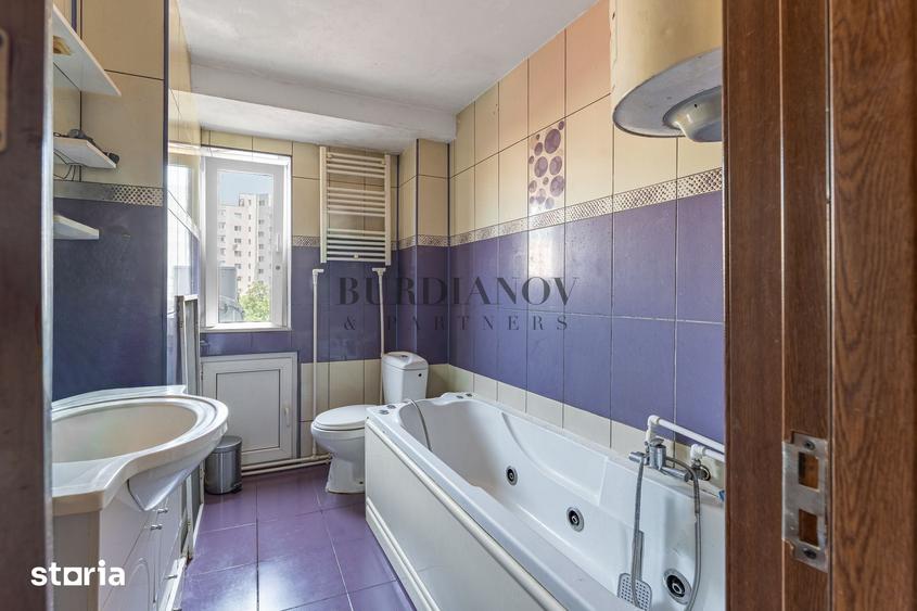 Apartament cu 4 camere în Decebal