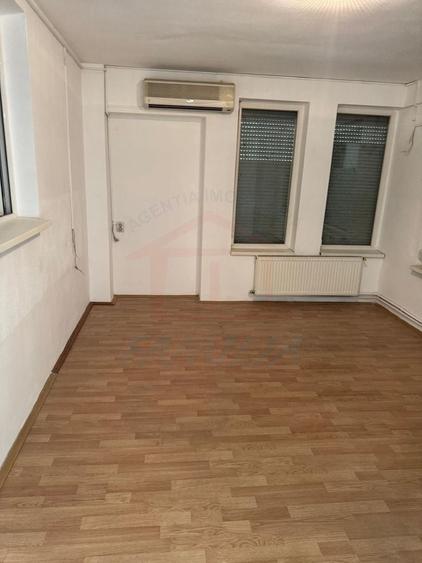 Apartament cu 3 camere decomandat în