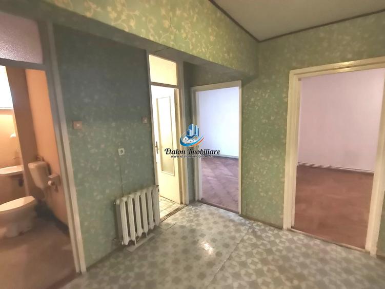 Apartament cu 3 camere decomandat în Mărăței