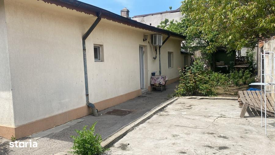 Casă cu 3 camere cu Teren 250 Mp în Ferentari