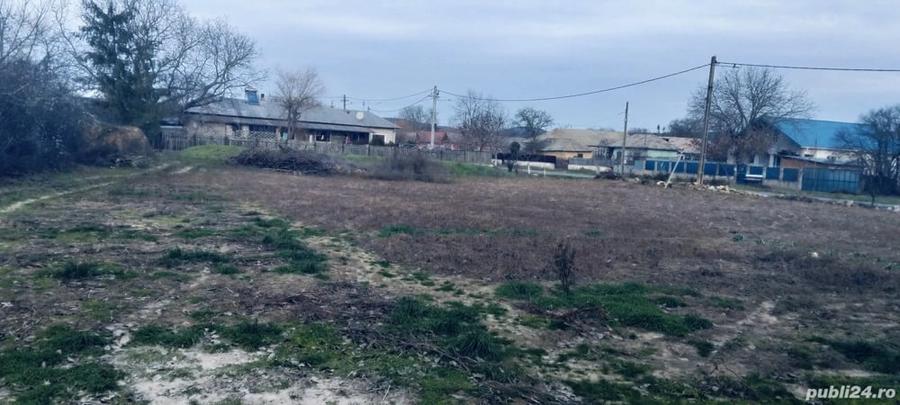 Teren de 1200 mp, în Slava Rusă