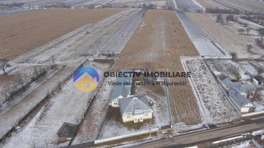 Casă cu 6 camere cu Teren 3683 Mp în Agapia