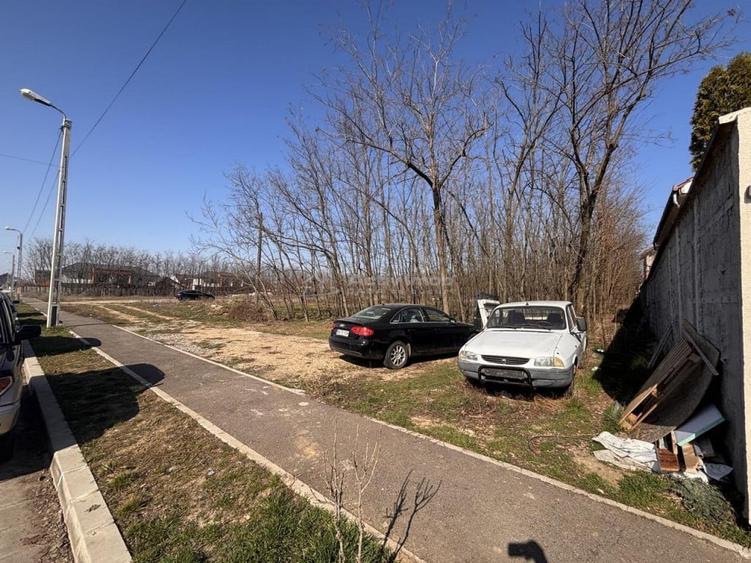 Teren de 2454 mp, în Oncea