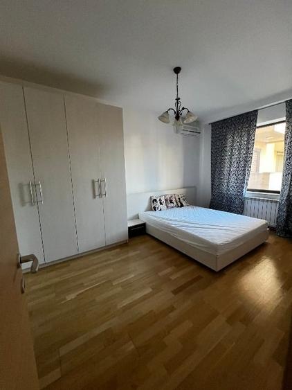 Apartament cu 2 camere semidecomandat, mobilat în Băneasa