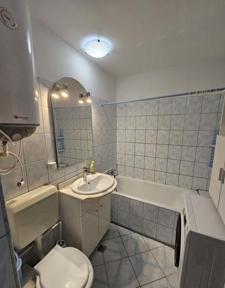 Apartament cu 3 camere decomandat în Lujerului