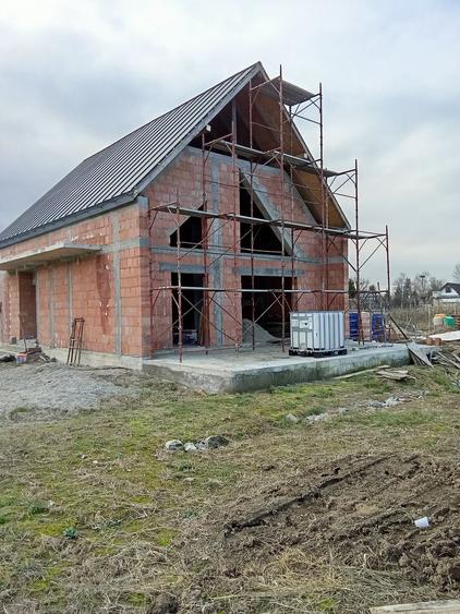 Casă cu 3 camere în Cătălina
