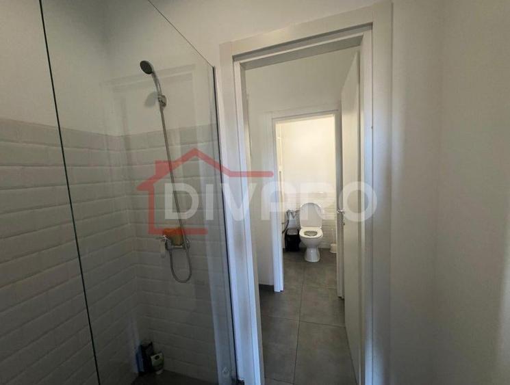 Casă individuală cu 12 camere cu Canalizare în Cotroceni