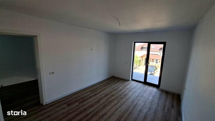 Casă cu 4 camere cu Teren 250 Mp în Central