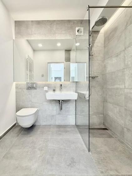 Apartament cu 3 camere decomandat, mobilat în Dămăroaia