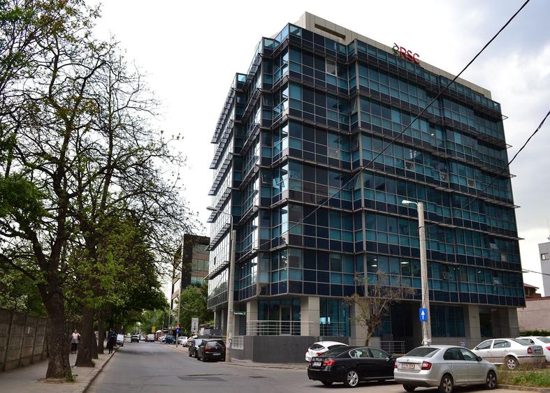 Spațiu comercial, de 4,880 mp, în Nord