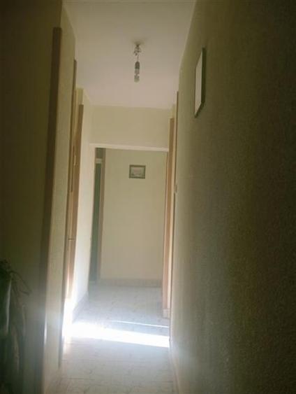Apartament cu 4 camere semidecomandat în Rahova