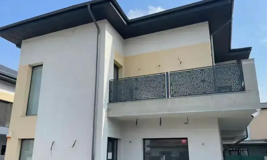 Casă cu 5 camere cu Teren 400 Mp în Tunari
