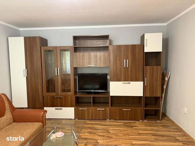 Casă cu 4 camere decomandat în Central