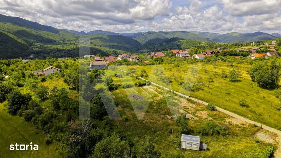 Teren de 977 mp, în Central
