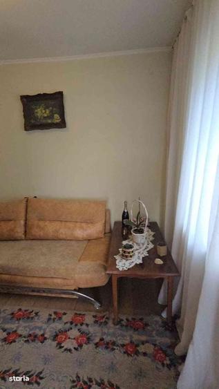 Casă cu 4 camere în Traian