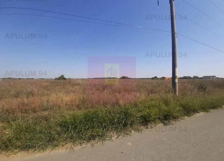 Teren de 1300 mp, în 1 Decembrie