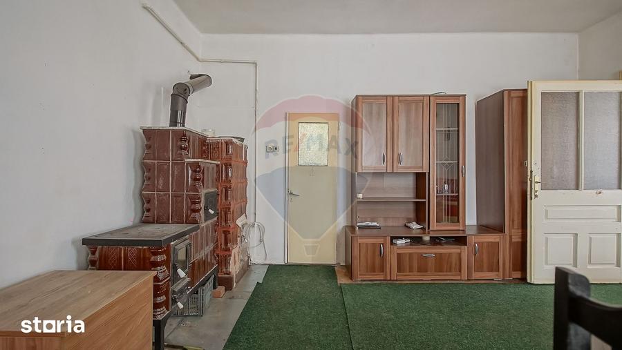Casă cu 5 camere cu Teren 5417 Mp în Prejmer