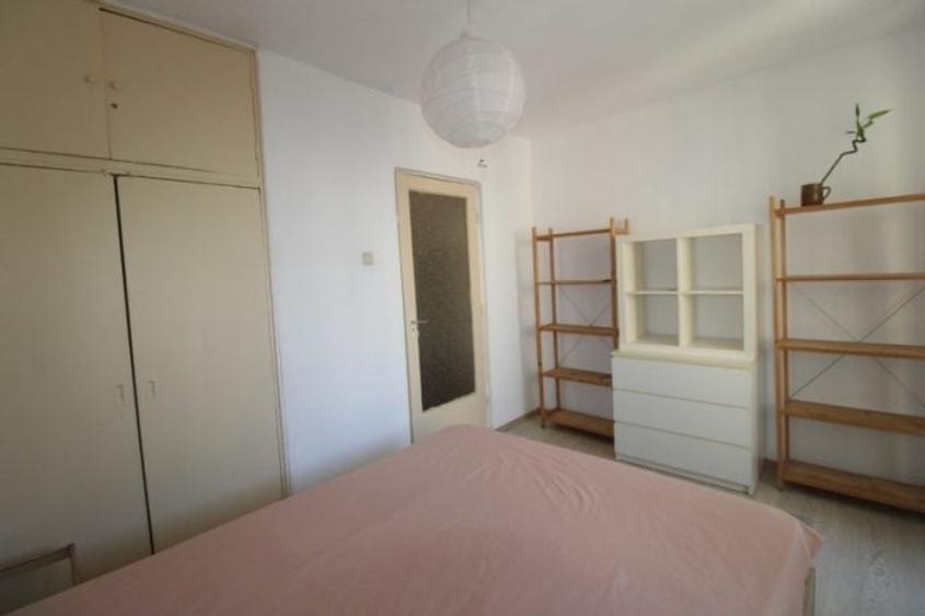 Apartament cu 2 camere semidecomandat, mobilat în Cișmigiu