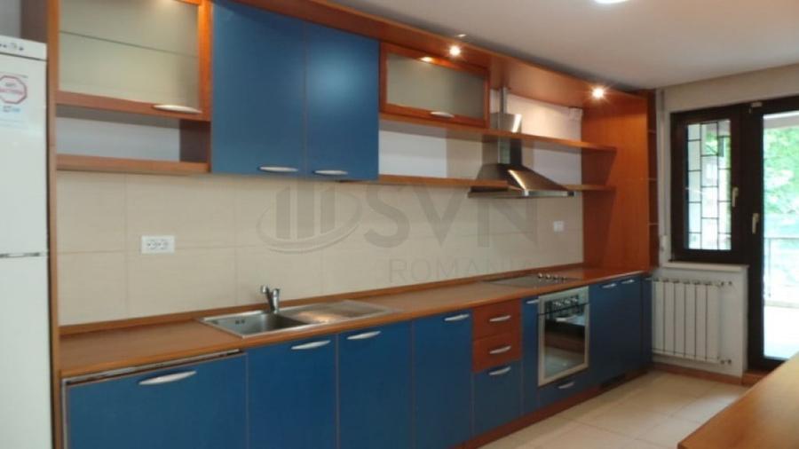 Apartament cu 4 camere decomandat în Aviatorilor