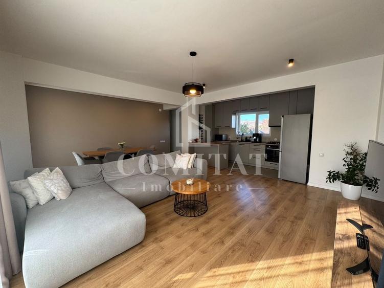 Apartament cu 3 camere semidecomandat, mobilat în Aurel Vlaicu